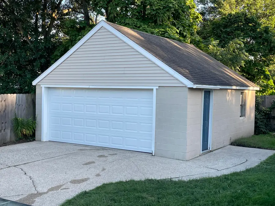 2424 30th Street Sw, Wyoming, MI 49519 - #3