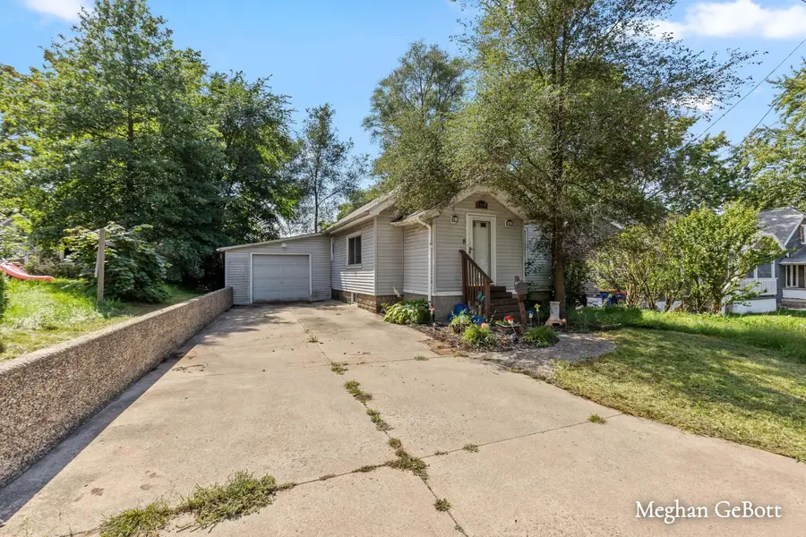 1410 Walnut Street Ne, Grand Rapids, MI 49503 - #2