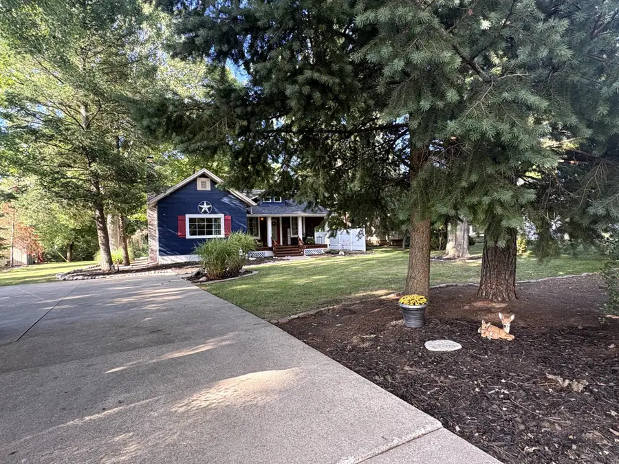 29164 Terrence Street, Livonia, MI 48154 - #2
