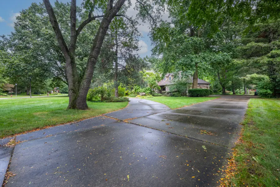 5375 N Alpine Ridge, Stevensville, MI 49127 - #2