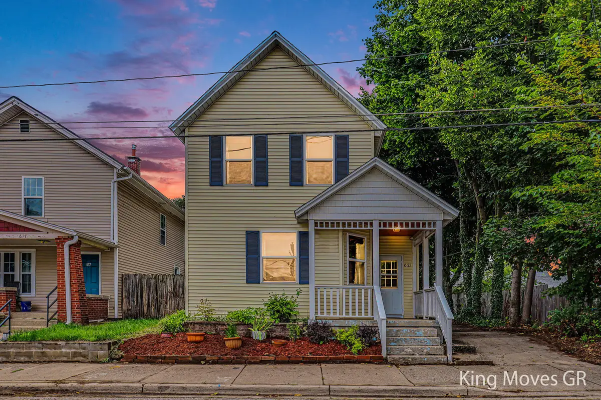 621 Davis Avenue Nw, Grand Rapids, MI 49504 - #1