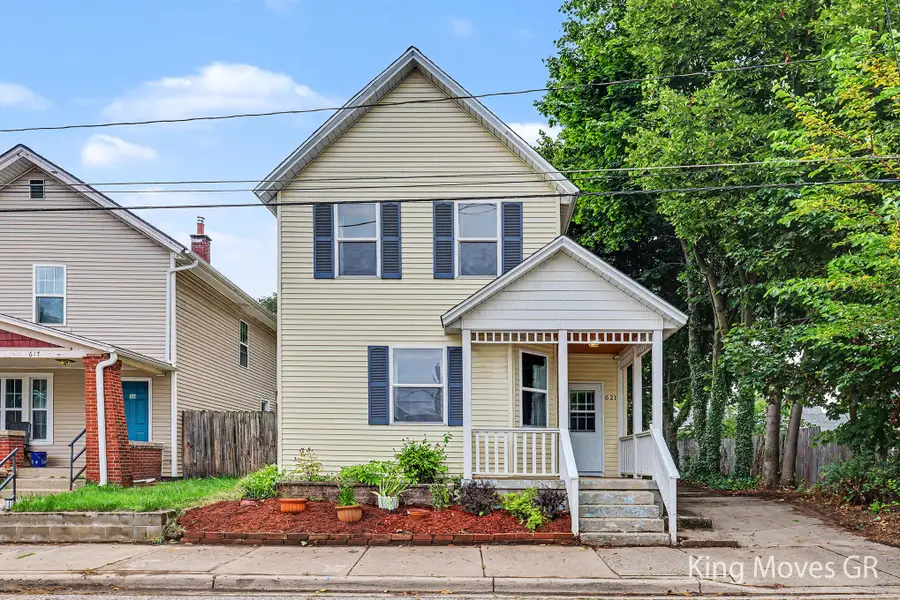 621 Davis Avenue Nw, Grand Rapids, MI 49504 - #2