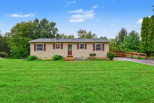 893 Maplehill Avenue Se, Ada, MI 49301
