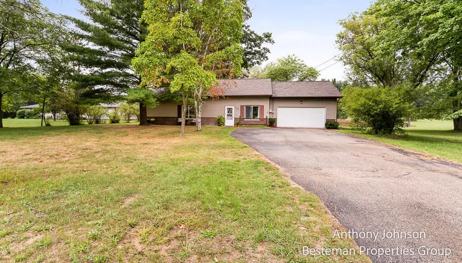 133 N North Street, White Cloud, MI 49349 - #2