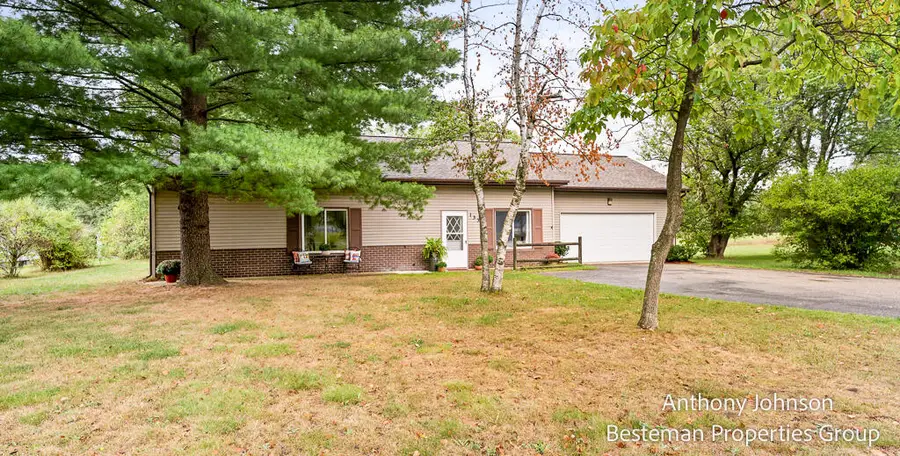 133 N North Street, White Cloud, MI 49349 - #3