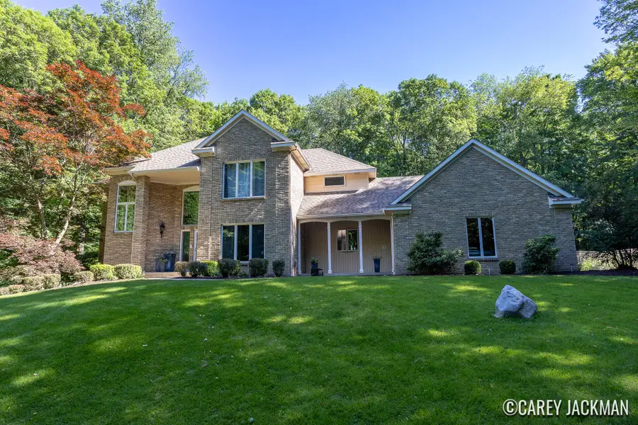 2111 Woodley Creek Court Nw, Comstock Park, MI 49321 - #2