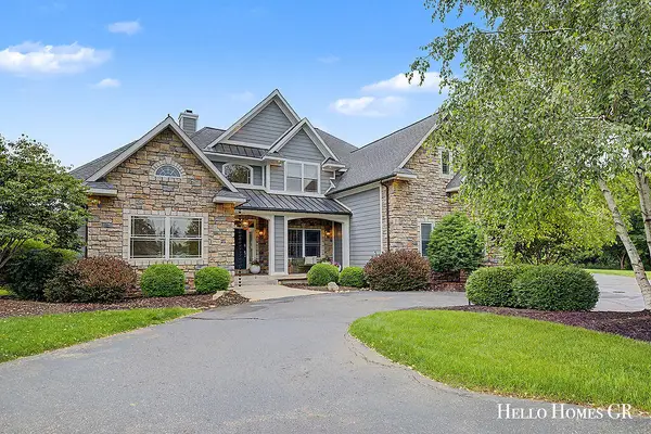 5327 Canyon River Drive Ne, Ada, MI 49301