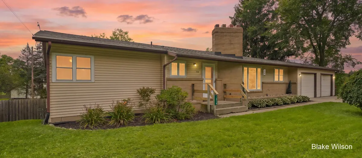 1318 Forest Hill Avenue Se, Kentwood, MI 49546 - #1