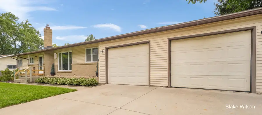 1318 Forest Hill Avenue Se, Kentwood, MI 49546 - #3