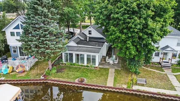 231 N Lakeside Drive, Michigan Center, MI 49254