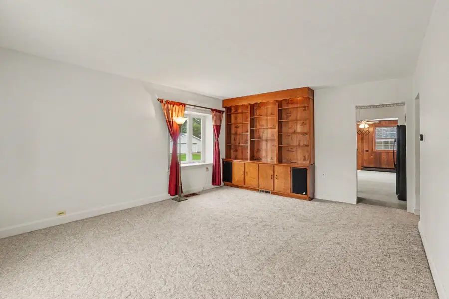 401 S Center Street, Hartford, MI 49057 - #3
