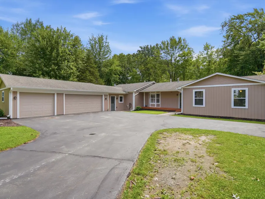 4493 Clifford Road, Brighton, MI 48116 - #2