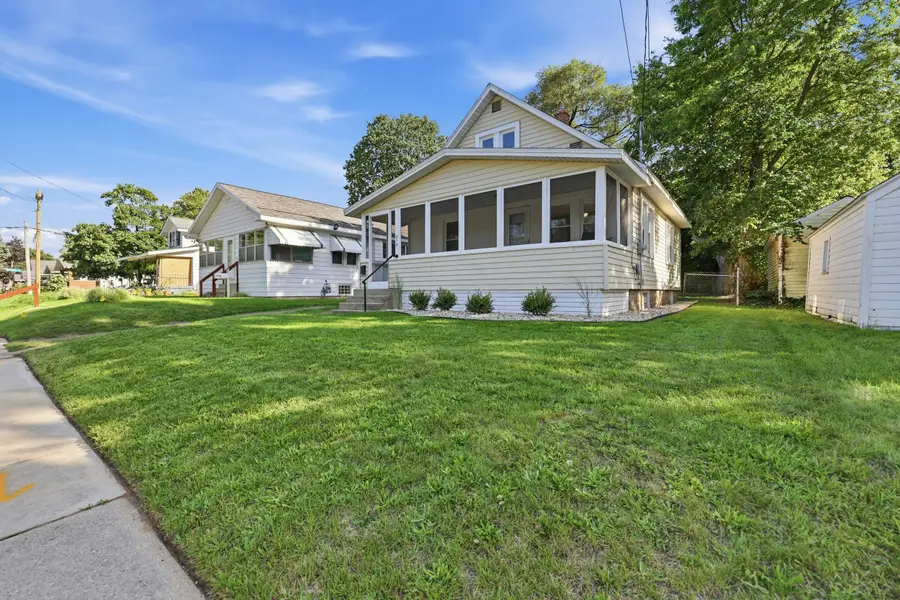 812 Graceland Street Ne, Grand Rapids, MI 49505 - #3