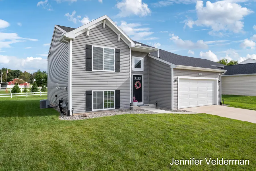 331 N Tannenbaum Trail, Cedar Springs, MI 49319 - #2