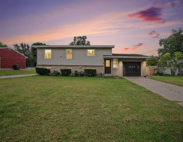 1825 Oak Park Drive, Muskegon, MI 49442