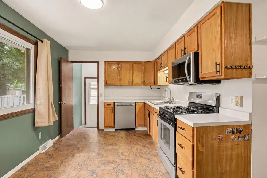 5123 Carson Avenue Sw, Wyoming, MI 49548 - #3