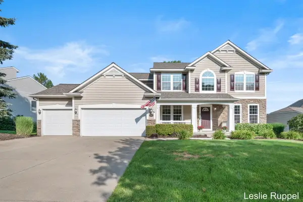 2643 Arbor Chase Drive Ne, Grand Rapids, MI 49525