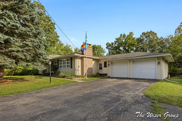 1910 Knapp Street Ne, Grand Rapids, MI 49505
