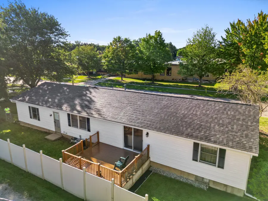 405 E Elm Street, Fremont, MI 49412 - #2