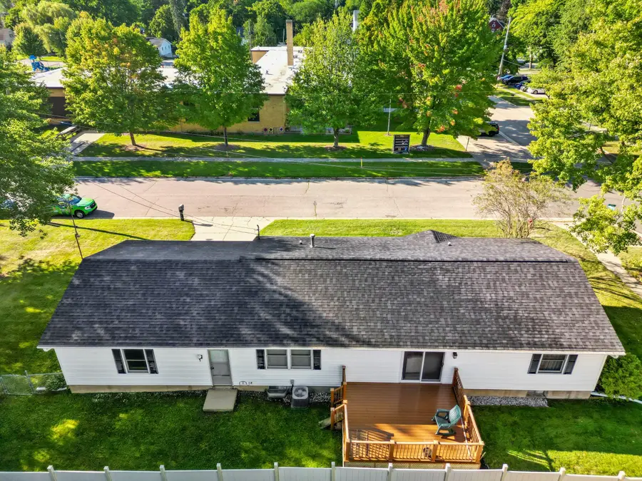 405 E Elm Street, Fremont, MI 49412 - #3