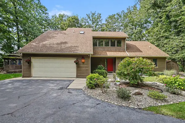 4245 Lake Chapin Bluff, Berrien Springs, MI 49103