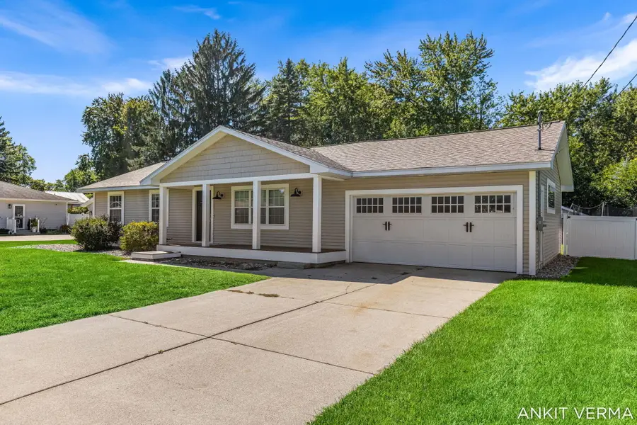 7439 Eastlane Avenue, Jenison, MI 49428 - #3