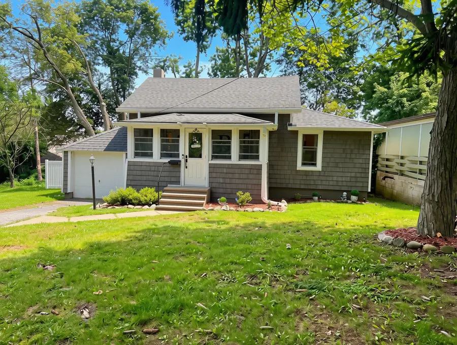 19 Frisbie Street, Hillsdale, MI 49242 - #2