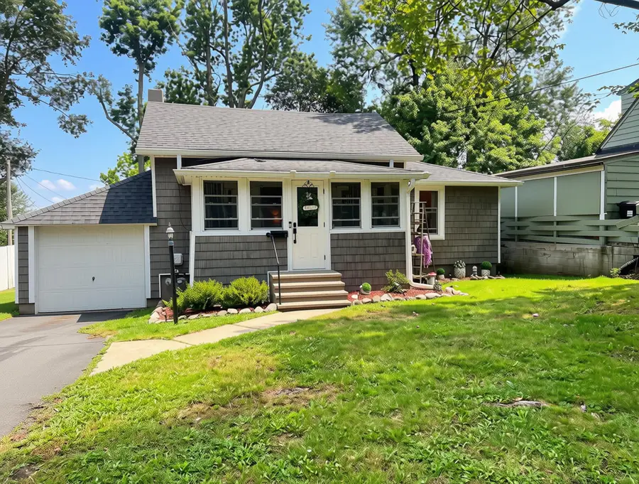19 Frisbie Street, Hillsdale, MI 49242 - #3