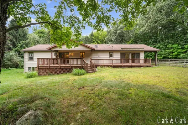 11080 Vergennes Street Se, Lowell, MI 49331