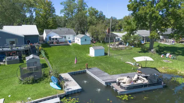 4661 Forest Avenue, Waterford, MI 48328