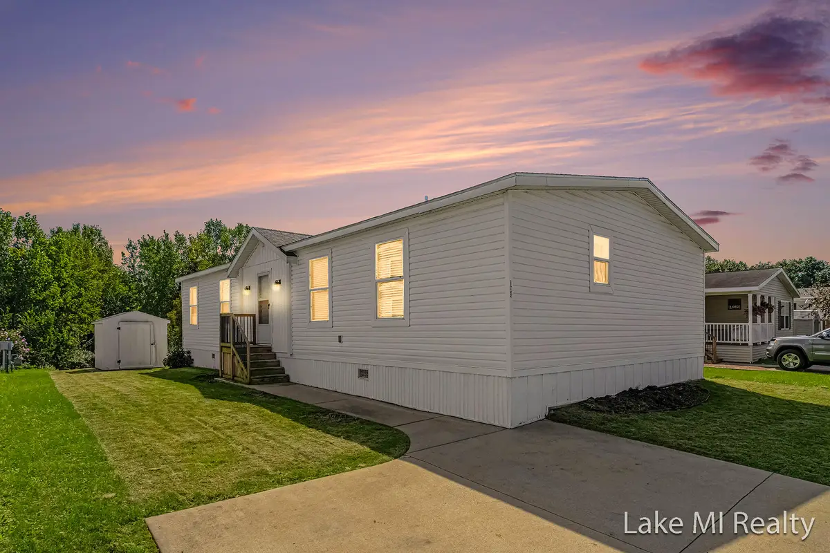104 Gardens Boulevard Nw, Grand Rapids, MI 49534 - #1
