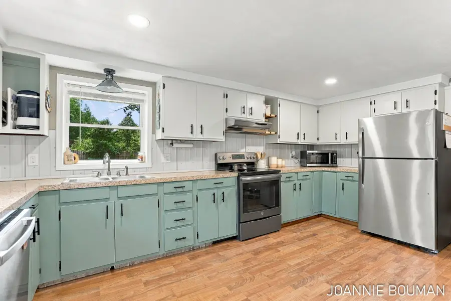 15412 Groesbeck Street, Grand Haven, MI 49417 - #3