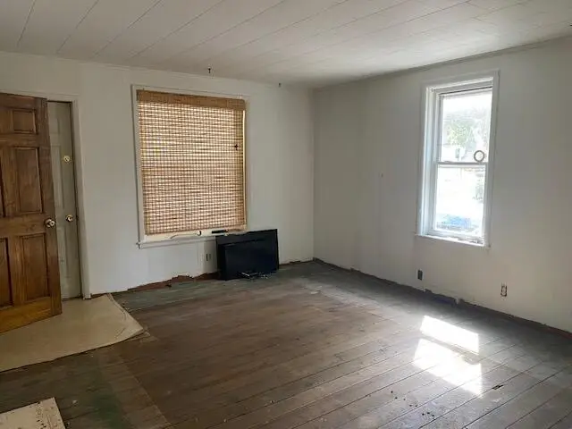 504 S Red Bud Trail, Buchanan, MI 49107 - #3