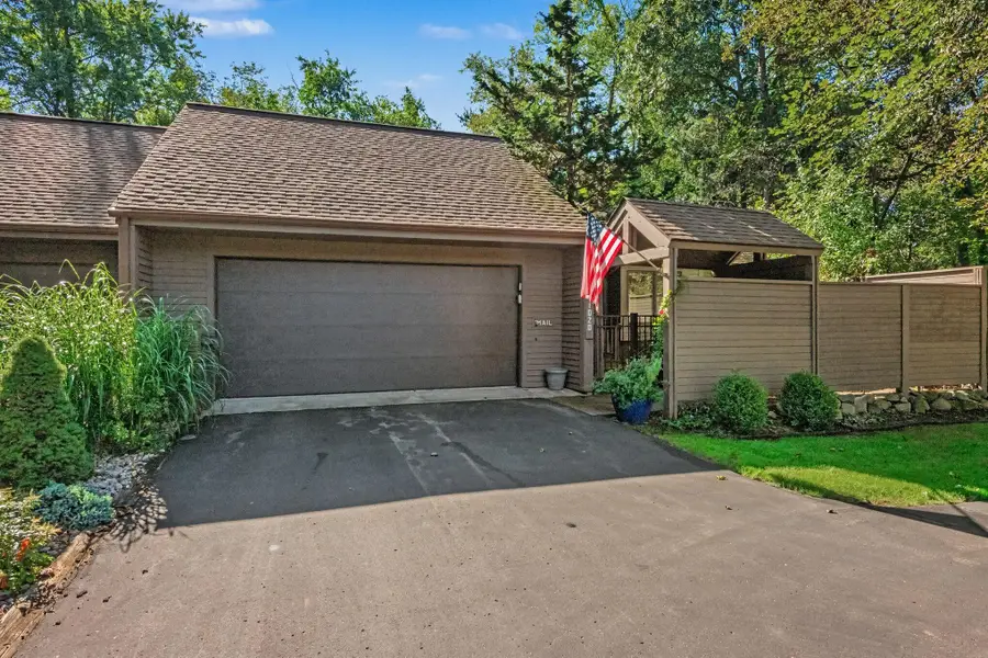 1020 Essex Circle #26, Kalamazoo, MI 49008 - #2