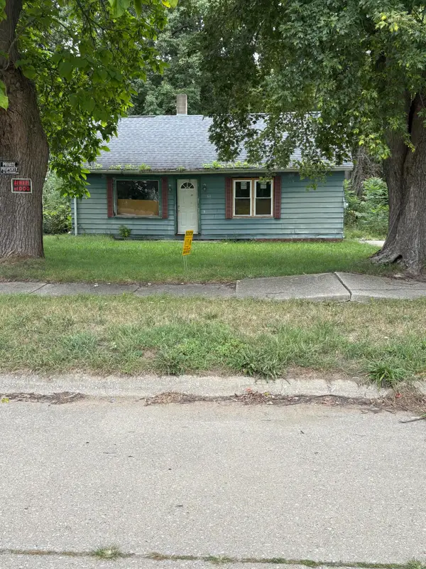 911 Waukonda Avenue, Benton Harbor, MI 49022