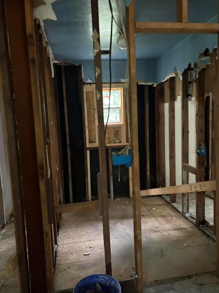911 Waukonda Avenue, Benton Harbor, MI 49022 - #3