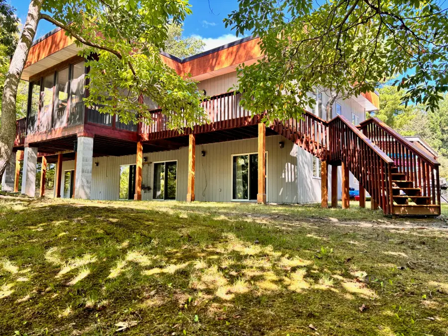 1001 S 10 1/2 Mile Road, Midland, MI 48640 - #2