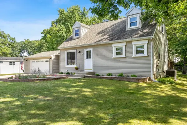 10702 Settlewood Drive Se, Lowell, MI 49331