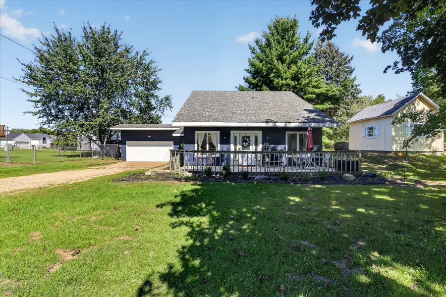 283 E Pine Street Ne, Cedar Springs, MI 49319 - #3