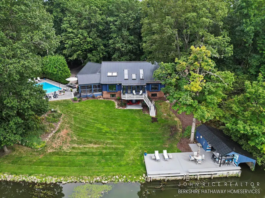 6155 Oakmont Landing Se, Alto, MI 49302 - #2