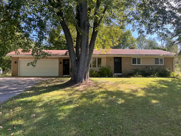 7864 Myers Lake Avenue Ne, Rockford, MI 49341