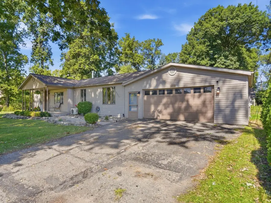 33590 Clarita Street, Livonia, MI 48152 - #3