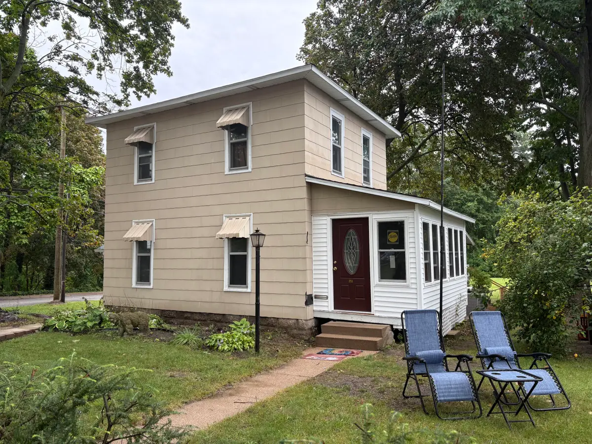 253 Pearl Street, South Haven, MI 49090 - #1