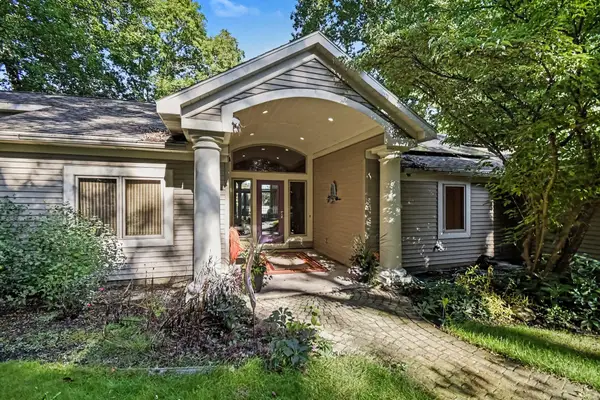 7135 Mccords Avenue Se, Alto, MI 49302