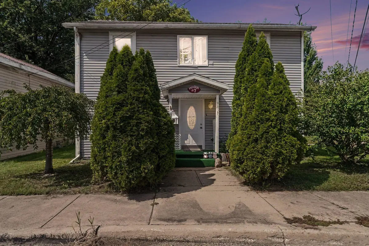 235 W 2nd Street, Constantine, MI 49042 - #1