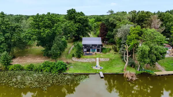 18729 S River Road, Three Rivers, MI 49093