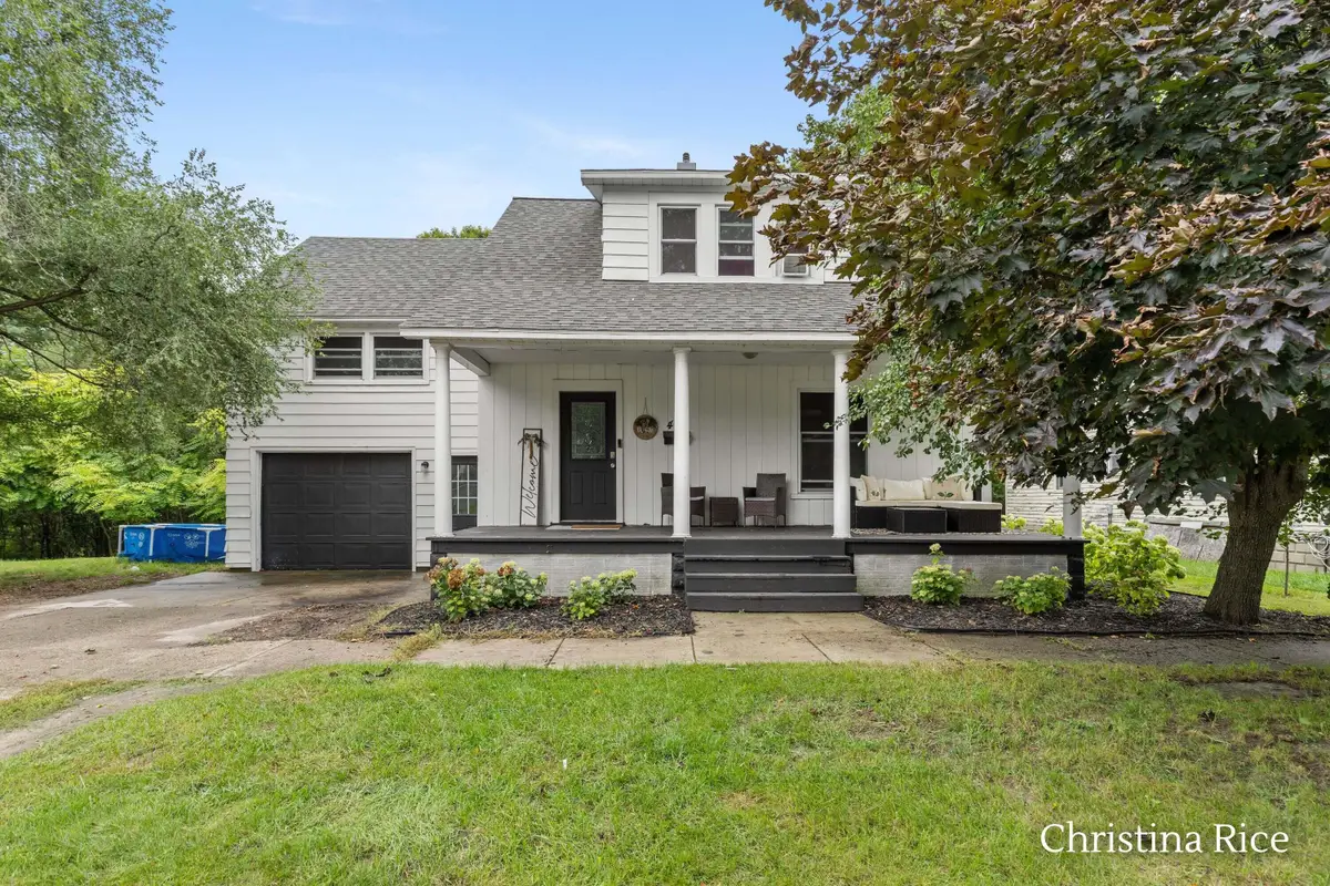 403 E Cass Street, Greenville, MI 48838 - #1