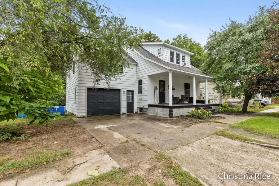403 E Cass Street, Greenville, MI 48838 - #3