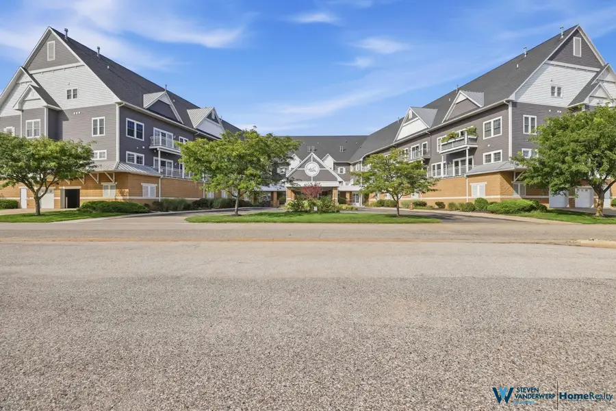 917 W Savidge Street #39, Spring Lake, MI 49456 - #2