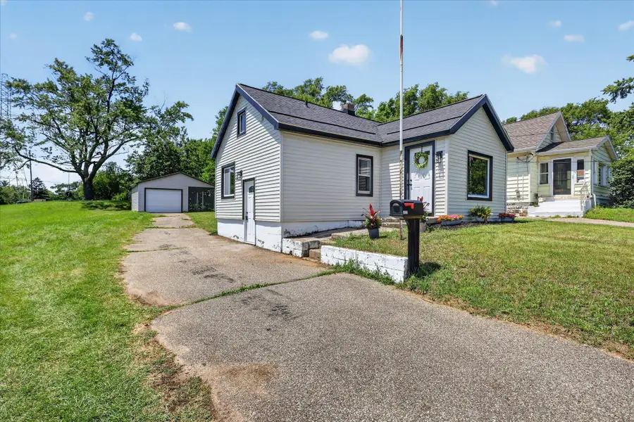 2473 Longstreet Avenue Sw, Wyoming, MI 49509 - #2